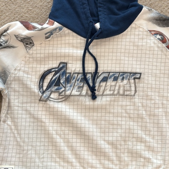 Marvel Avenger Short Hoodie - Picture 2 of 4